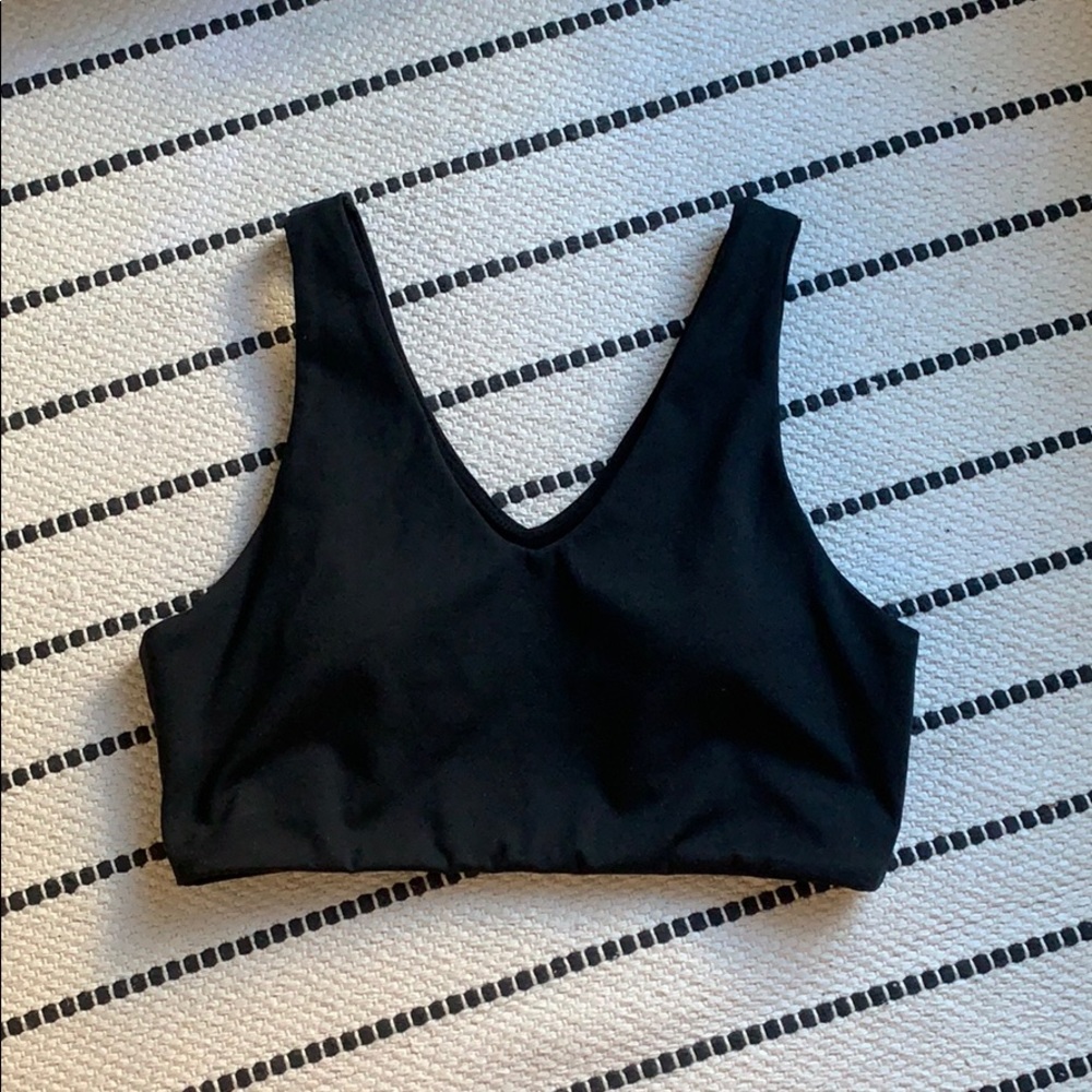 ECHT inbound black sports bra